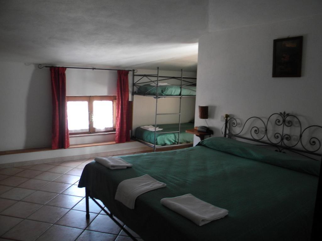 Giunasco Bagnone 部屋 写真